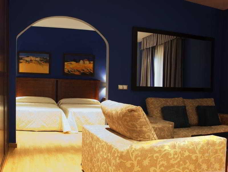 Ciudad Del Renacimiento Hotel Baeza Room photo